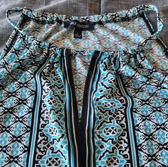 Womens Top - Picture 2 of 3